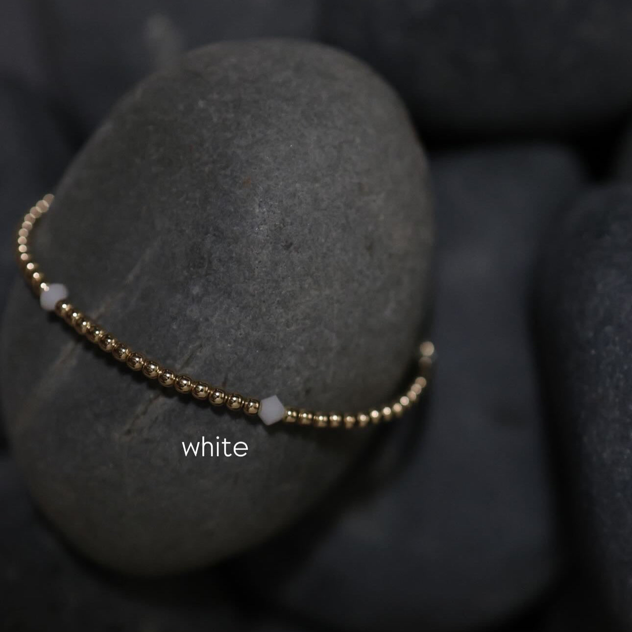 Neutral Alternating Crystal Bracelet