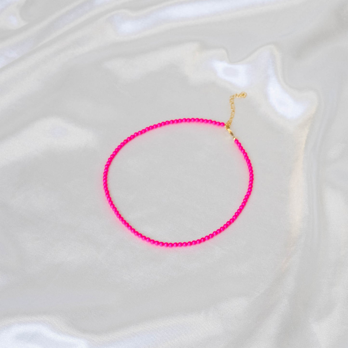Full Pearl Neon Necklace